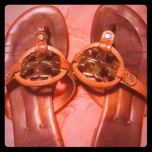 TORY BURCH METAL MILLER SIZE 6